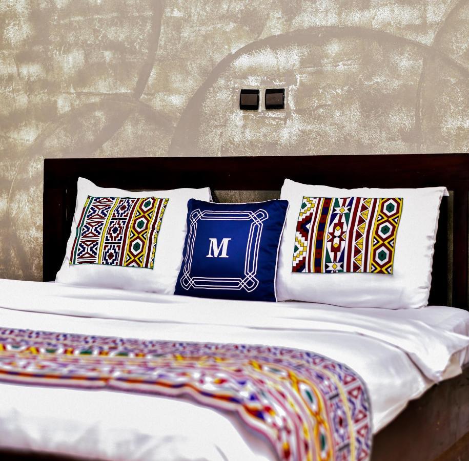Hotel M'Rode Ломе Экстерьер фото