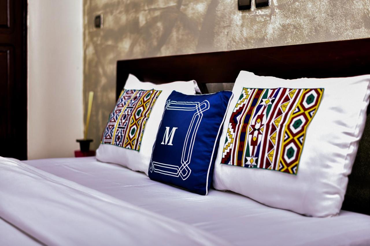 Hotel M'Rode Ломе Экстерьер фото