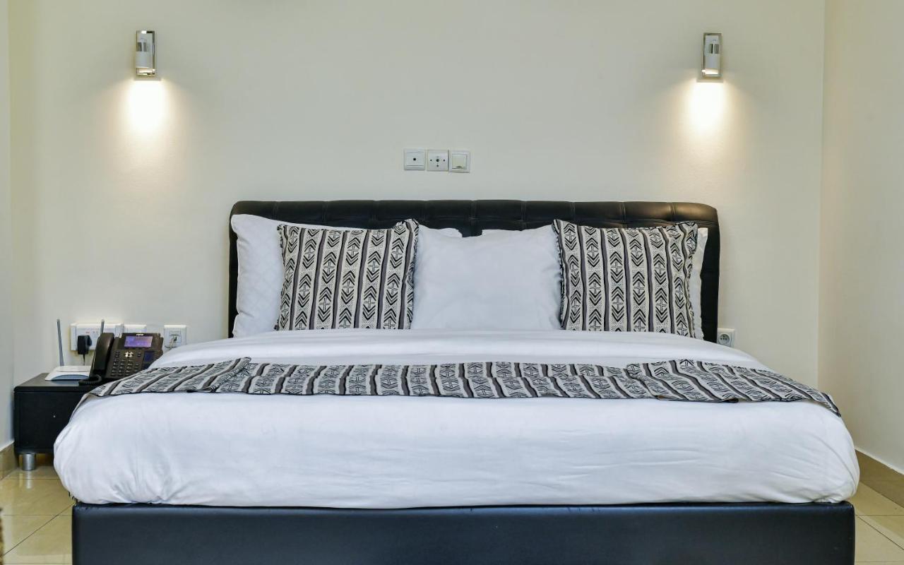 Hotel M'Rode Ломе Экстерьер фото