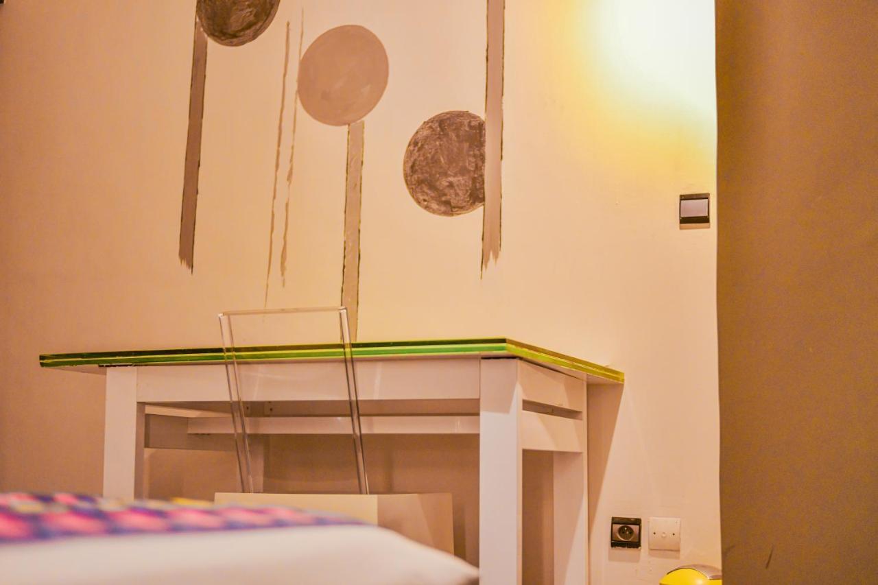 Hotel M'Rode Ломе Экстерьер фото