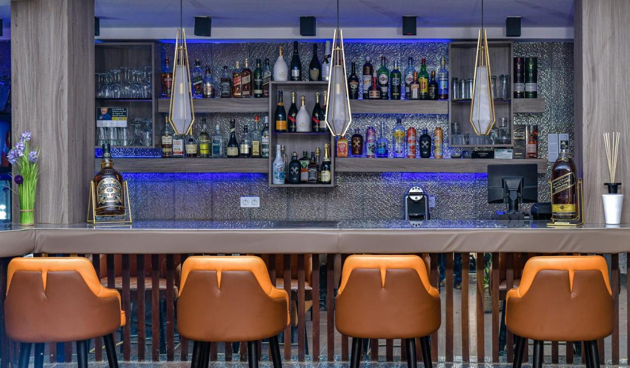 Hotel M'Rode Ломе Экстерьер фото