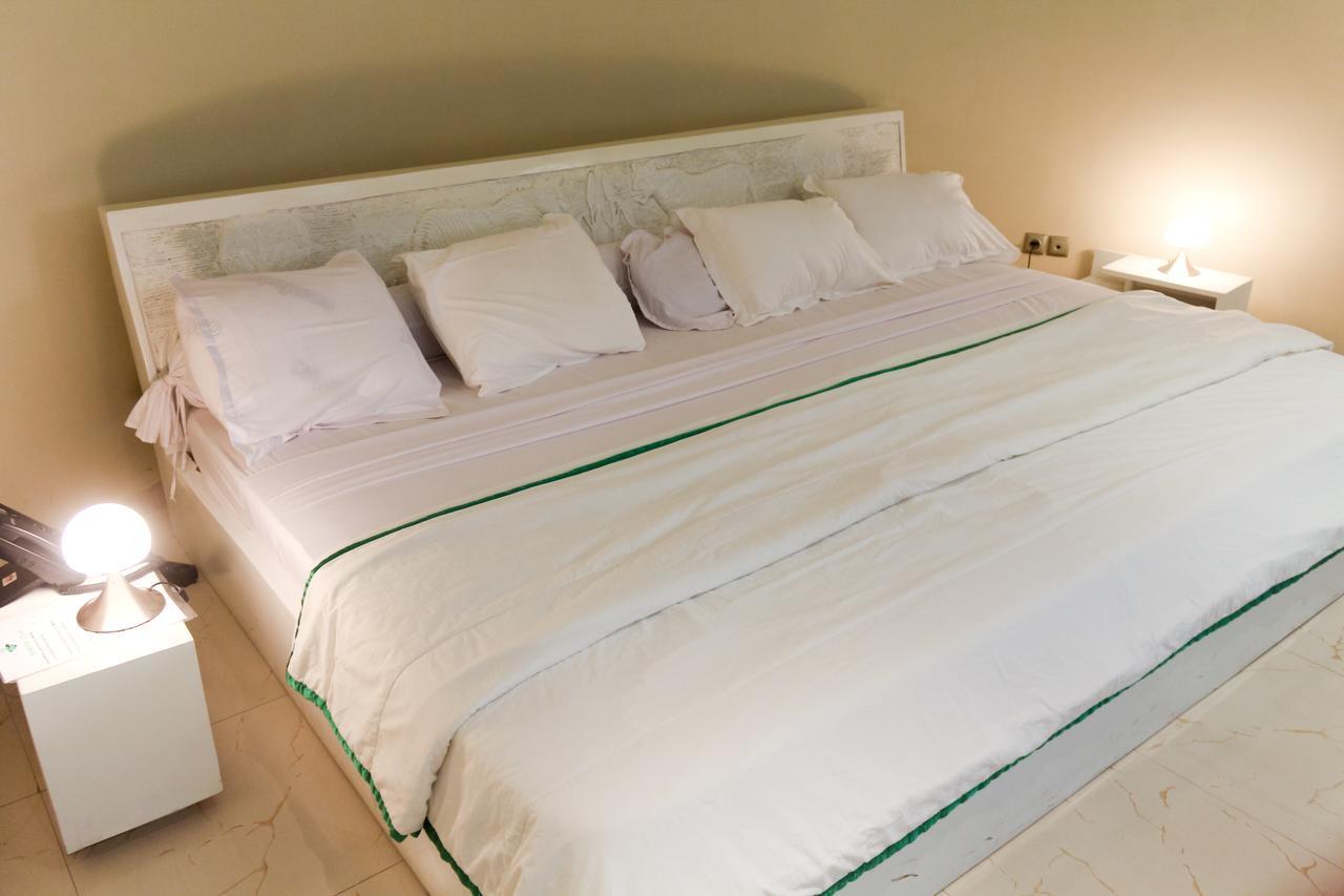 Hotel M'Rode Ломе Экстерьер фото